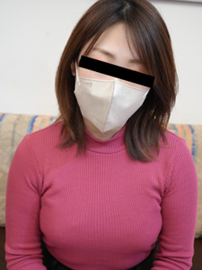 即使摘下面具也能与可爱的女人中出性爱!角田纪子